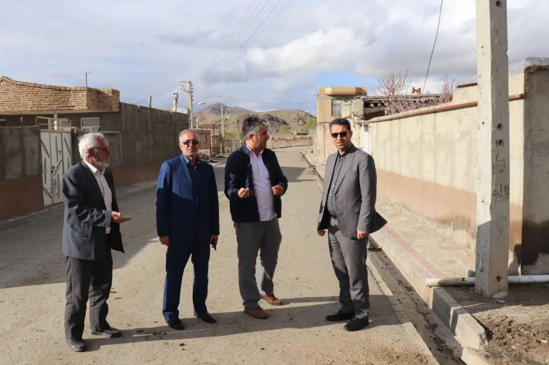 محمد رضا عبدالله نژاد فرماندار شهرستان چالدران با حضور در روستای عباس کندی مسائل و مشکلات این روستا را از نزدیک مورد بحث و بررسی قرار داد.