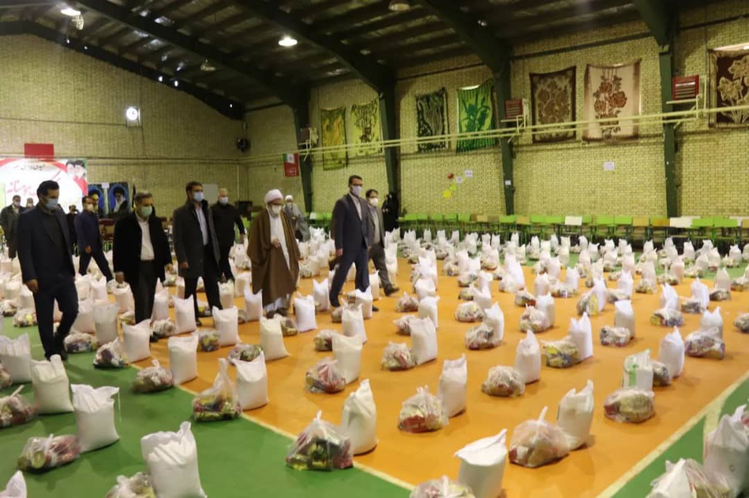 ✅در آستانه سال جدید با حضور عبدالله نژاد فرماندارشهرستان چالدران، حجت الاسلام والمسلمین محمدزاده امام جمعه شهرستان 600 بسته معیشتی تهیه و بین نیازمندان توزیع گردید.