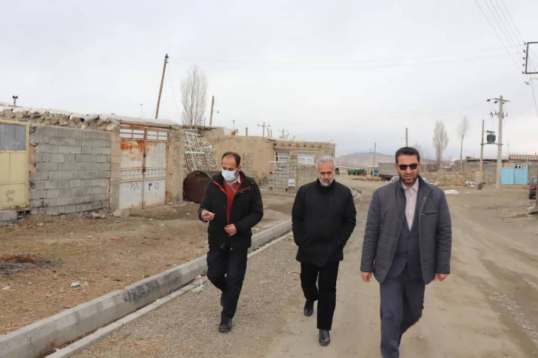 ✅عبدالله نژاد فرماندار شهرستان چالدران به همراه ابراهیم زاده معاون سیاسی ،امنیتی واجتماعی فرماندار با حضور در روستای اینجه رستم بیگ مسائل و مشکلات اهالی روستا را مورد بررسی قرار دادند.
