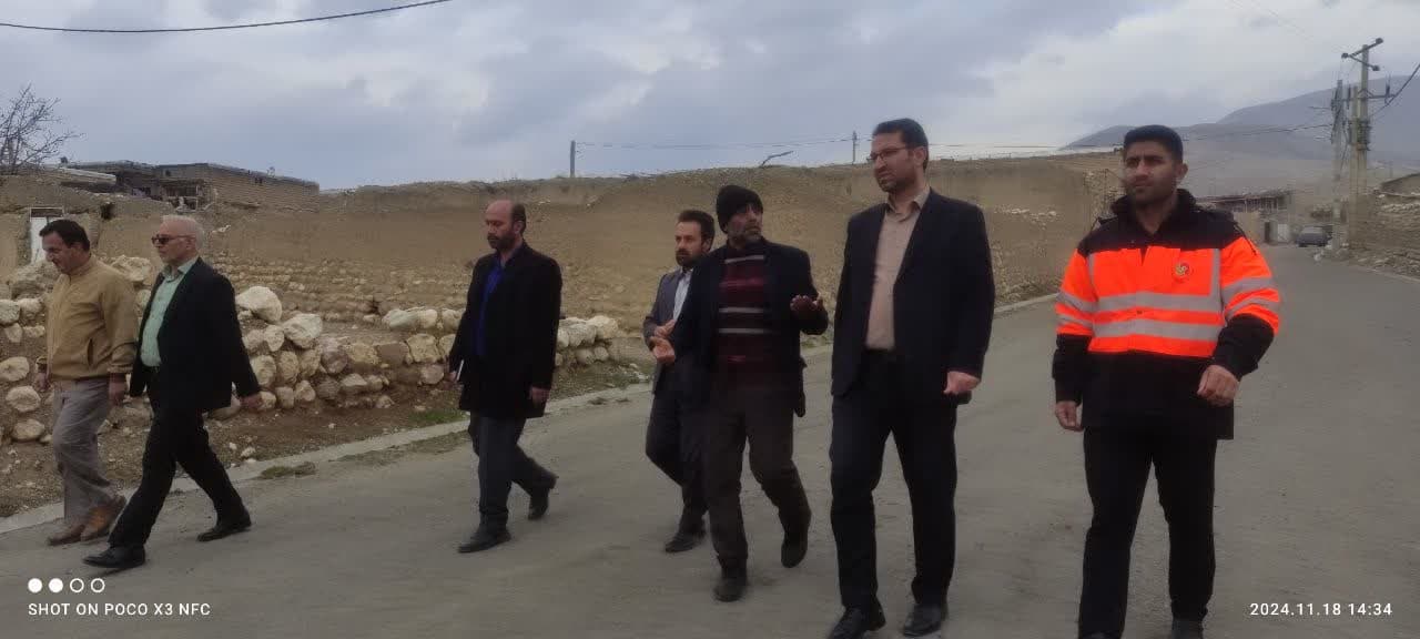 بازدید محمد رضا عبدالله نژاد فرماندار چالدران به همراه معاون برنامه ریزی و هماهنگی امور عمرانی و جمعی از اعضای شورای اداری از مسیر گشایی و کانال کشی روستای قوشا بلاغ علیا