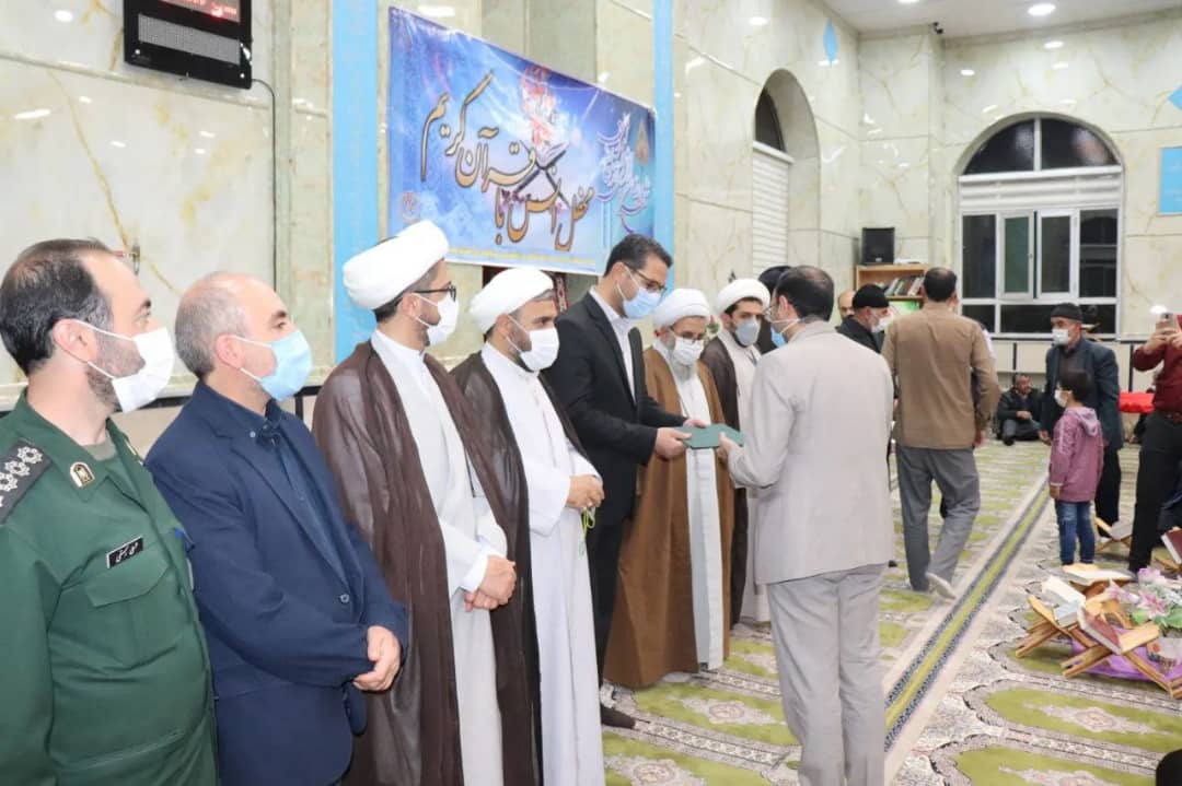 ✅باحضور محمد رضا عبدالله نژاد فرماندارشهرستان چالدران، معاونین فرماندار و حجت الاسلام والمسلمین محمدزاده امام جمعه شهرستان مراسم معنوی محفل انس با قرآن در مسجد جامع روستای سعدل برگزار شد.