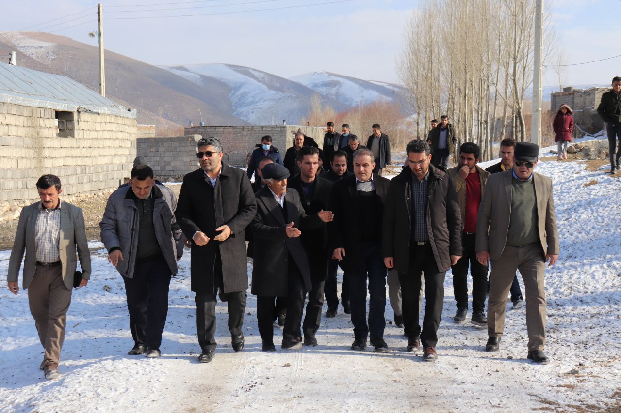  بازدید فرماندار شهرستان چالدران از روستای محلملو سفلی از توابع بخش مرکزی