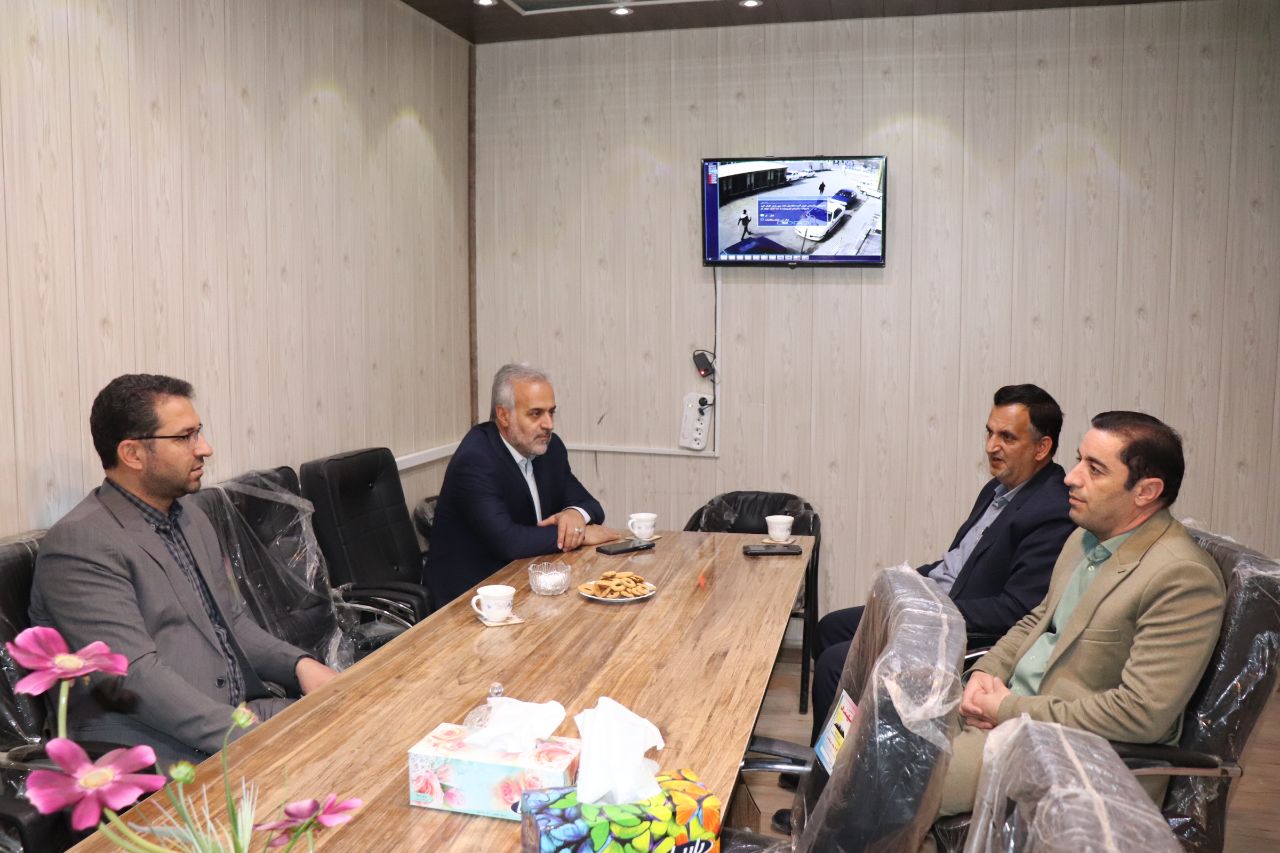 دیدار فرماندار با رییس و کارکنان اداره منابع طبیعی و آبخیزداری شهرستان چالدران