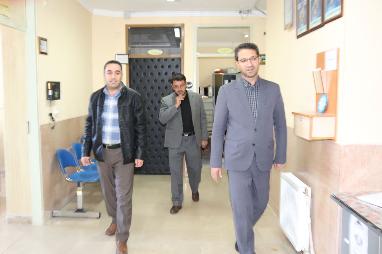 بازدید سرزده فرماندار شهرستان چالدران از ادارات شهرستان
