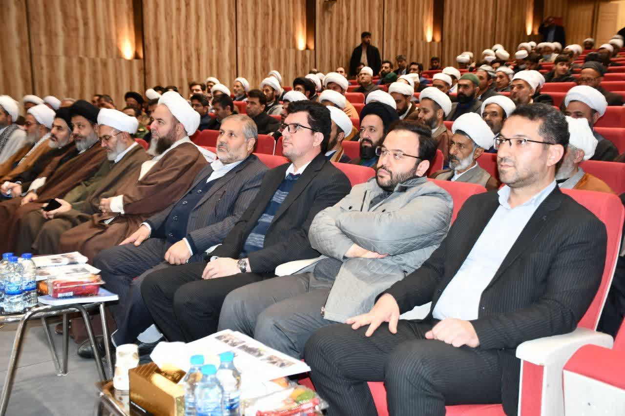حضور محمدرضا عبدالله نژاد فرماندار چالدران و اعضای شورای تامین شهرستان در نشست بصیرتی علمای اهل تشیع و تسنن شهرستان های ماکو . چالدران . شوط . پلدشت