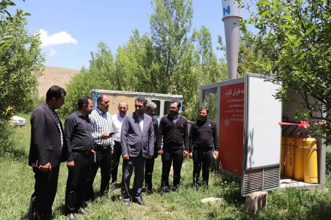 به مناسبت گرامیداشت هفته جهاد کشاورزی با حضور محمد رضا عبدالله نژاد فرماندار شهرستان چالدران سامانه ضد تگرگ در روستای میر آباد به بهره برداری رسید.