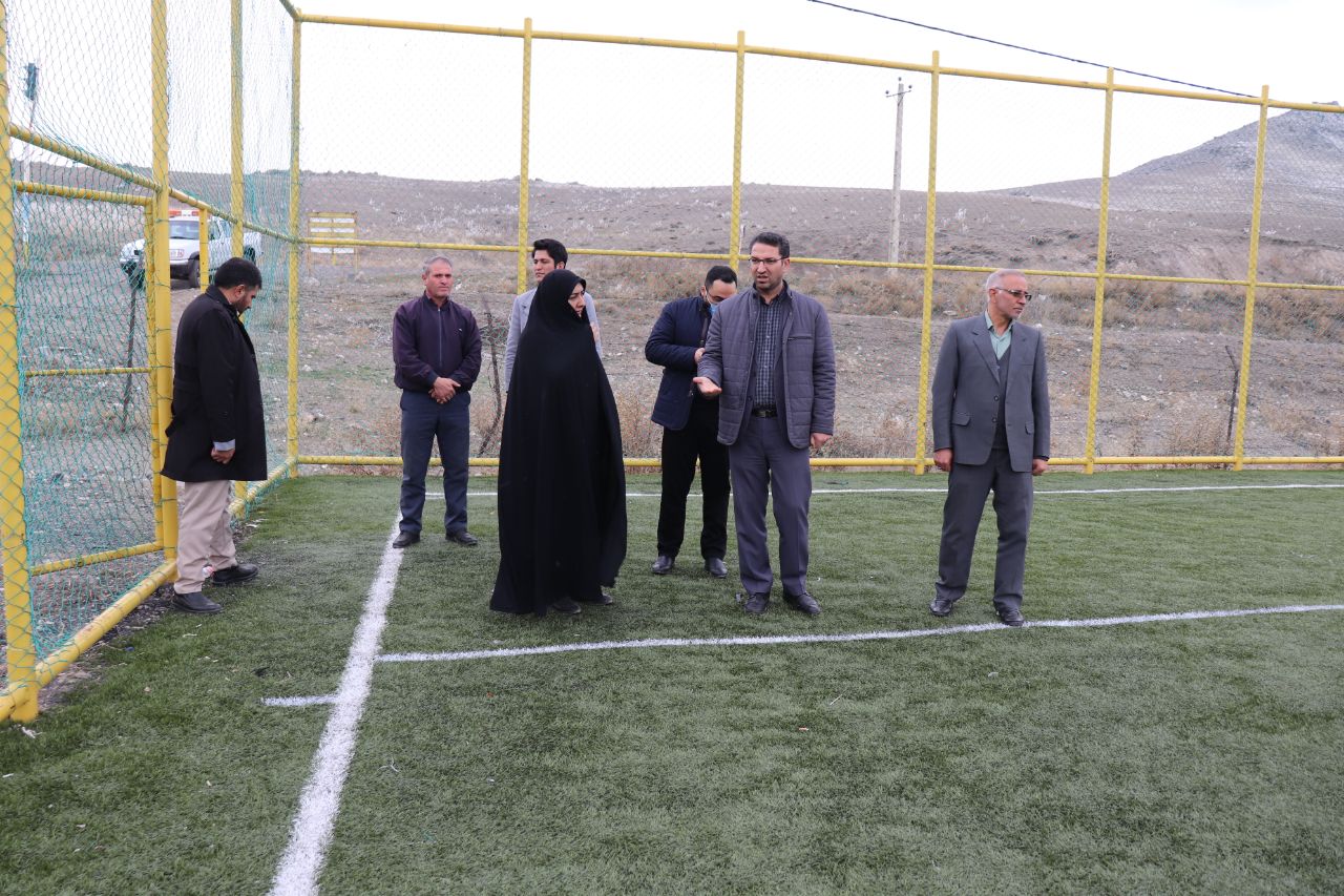 محمدرضا عبدالله نژاد فرماندار شهرستان چالدران از پروژه در حال ساخت سالن چند منظوره تربیت بدنی شهر آواجیق بازدید کرد.