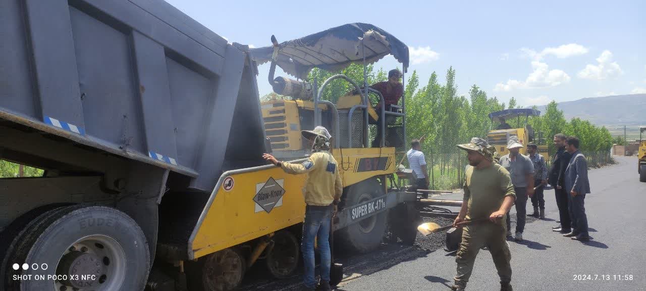 💢فرماندار چالدران از پروژه مشارکتی آسفالت ریزی معابر روستایی آغبلاغ بازدید کرد