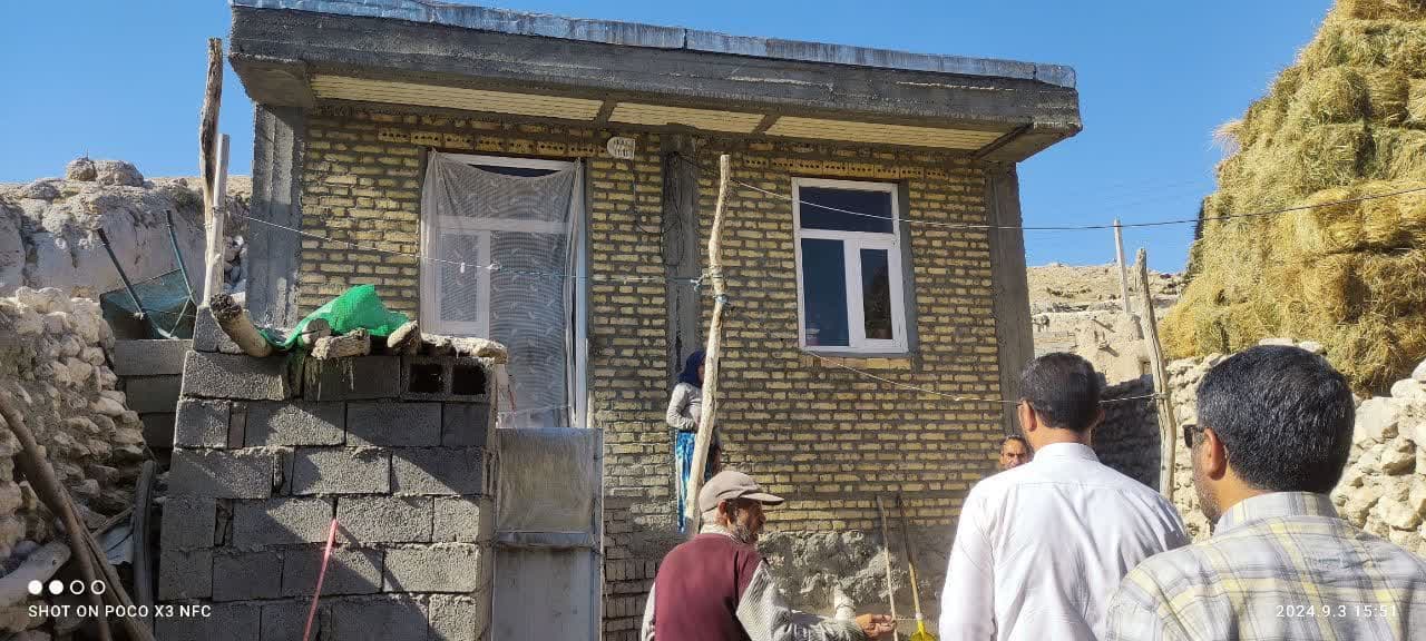 💢محمد رضا عبدالله نژاد فرماندار چالدران از یک خانواده معلول در روستای جغال بازدید و بر رفع برخی از مشکلات این خانواده در کمترین زمان ممکن قول مساعد داد