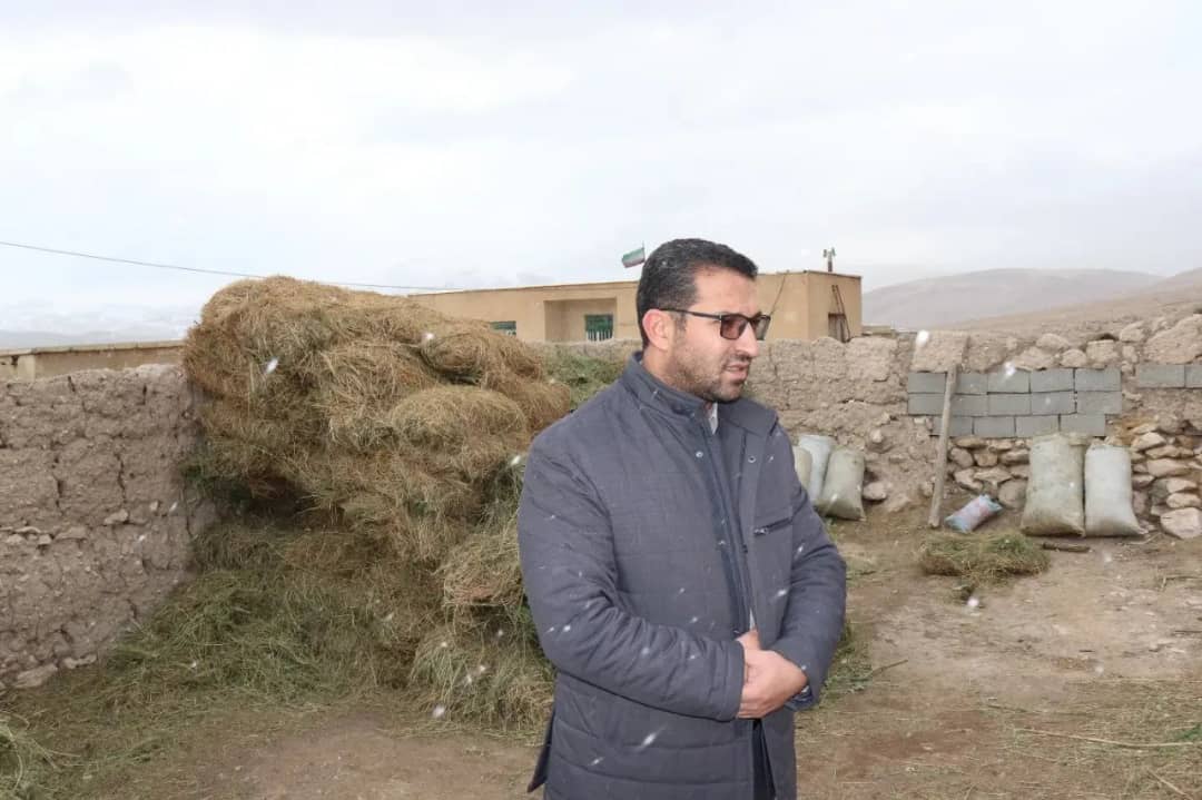 ✅عبدالله نژاد فرماندار شهرستان چالدران با حضور در روستای یوموری داش ضمن دیدار با اهالی روستا بازدید از نزدیک مسائل و مشکلات اهالی روستا را مورد بحث و بررسی قرار داد.