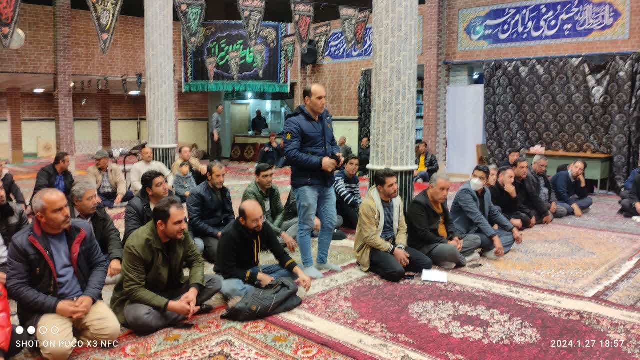 برپایی میز خدمت با حضور فرماندار شهرستان چالدران معاونین بخشدار دشتک و جمعی از مدیران ادارات در مسجد جامع آواجیق با هدف بررسی مسائل مشکلات این بخش