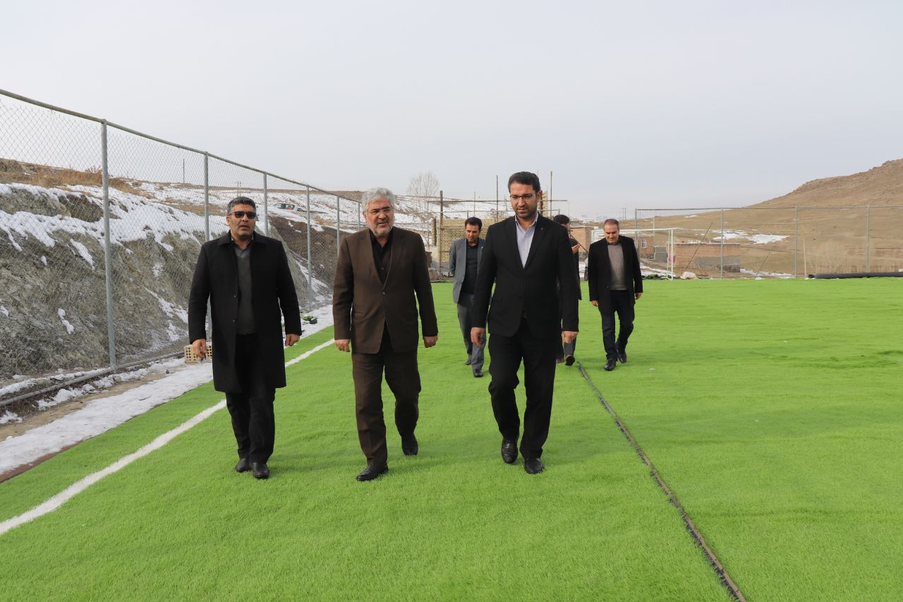 در راستای اجرای مصوبات سفر استاندار آذربایجان غربی ، محمدرضا عبدالله نژاد فرماندار به همراه علیپور نماینده مردم شهرستانهای ماکو و چالدران از پروژه های در حال ساخت روستای قرجه وران بازدید نمودند.