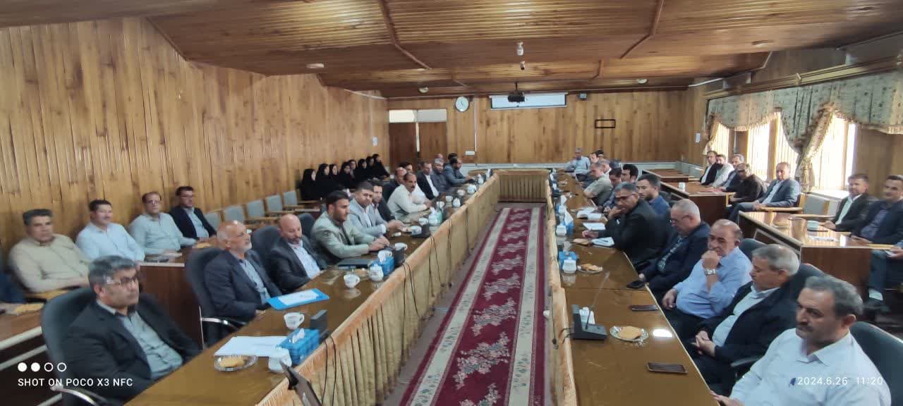 جلسه توجیهی نمایندگان فرماندار به ریاست محمد رضا عبداله نژاد فرماندار چالدران برگزار گردید .