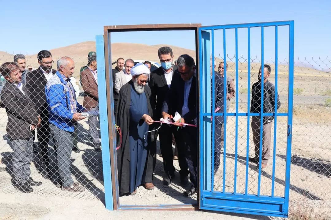 در چهارمین روز از هفته دولت مخزن آب شرب روستای قادوکندی به بهره برداری رسید .