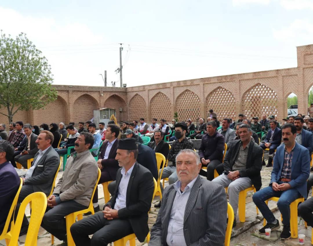  ✅ همزمان با هفته میراث فرهنگی مراسم گرامیداشت این هفته با حضورمحمد رضا عبدالله نژاد فرماندار شهرستان چالدران در محل مقبره سید صدرالدین برگزار شد .