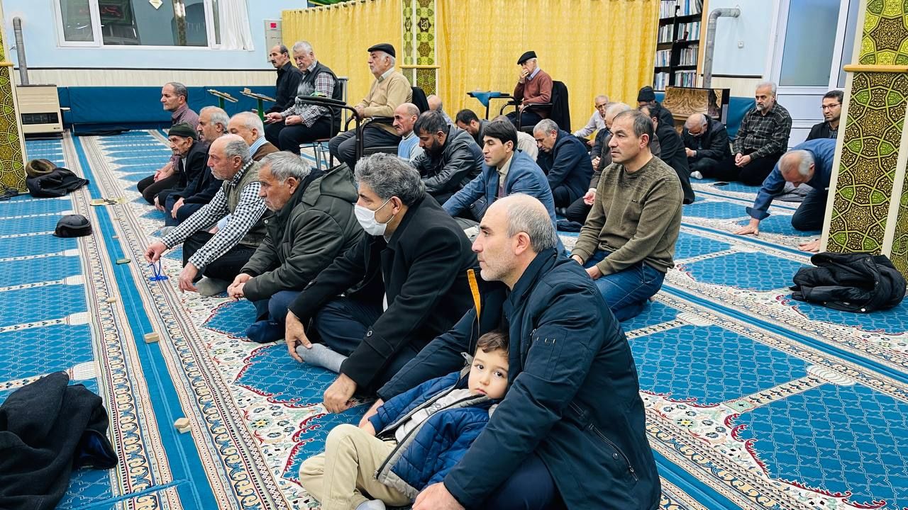 جشن میلاد امام محمد باقر ( ع ) در مسجد صاحب الزمان شهرستان چالدران برگزار شد