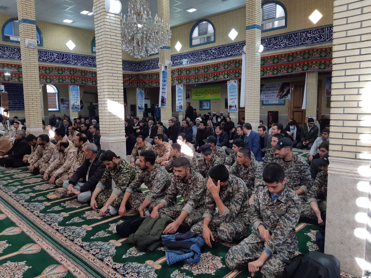 محمدرضا عبدالله نژاد فرماندار شهرستان چالدران با حضور در مسجد جامع شهرستان در مراسم عبادی سیاسی نماز جمعه این هفته شرکت نمودند.
