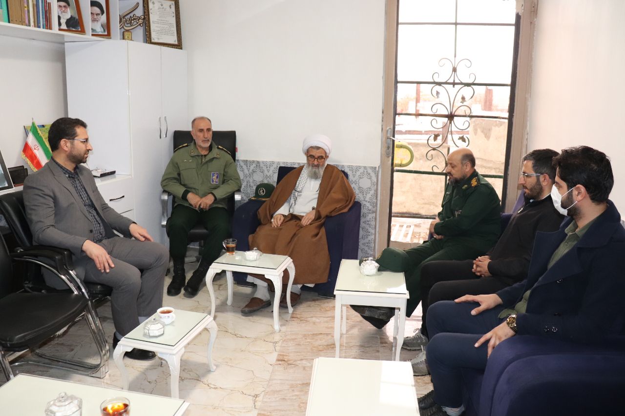 توزیع 3هزار ثوب انواع لباس با حضور فرماندار چالدران