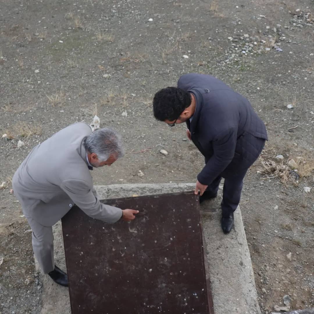 ✅عبدالله نژاد فرماندار شهرستان چالدران، با حضور در روستای عباس کندی به به جیک ضمن بازدید از روستا از نزدیک مسائل و مشکلات اهالی روستا را مورد بحث و بررسی قرار دادند.