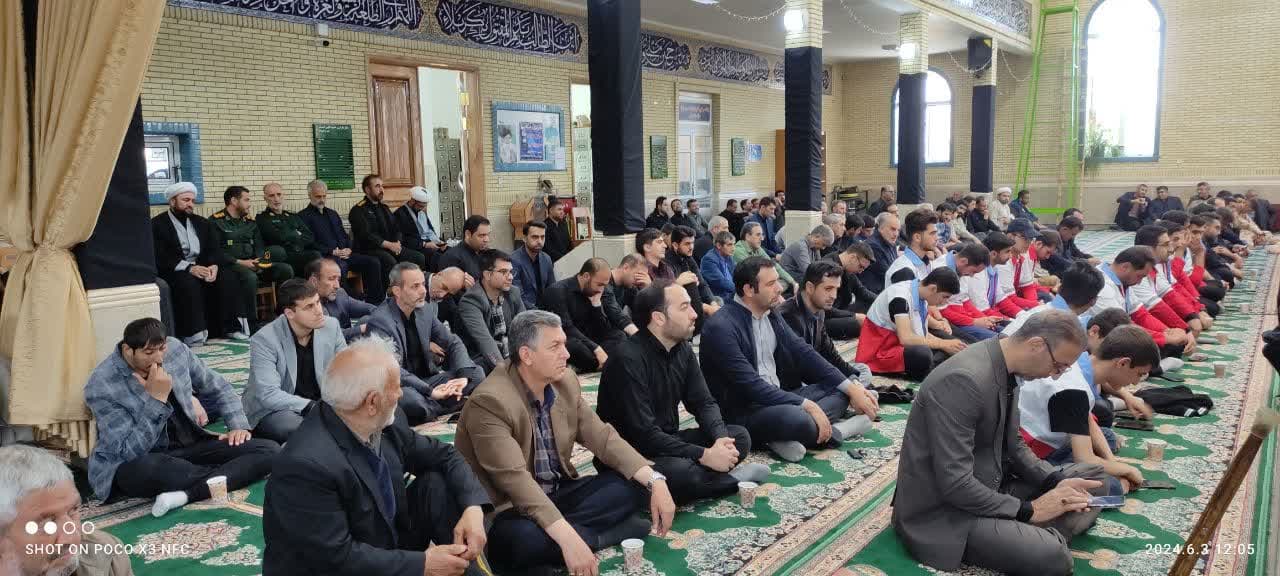 📸گزارش تصویری مراسم گرامیداشت سالگرد ارتحال حضرت امام خمینی( ره ) و شهدای قیام خونین 15 خرداد _ مسجد جامع چالدران 14 خرداد 1403 ┄┅═☫ روابط عمومی فرمانداری چالدران ☫═┅┄