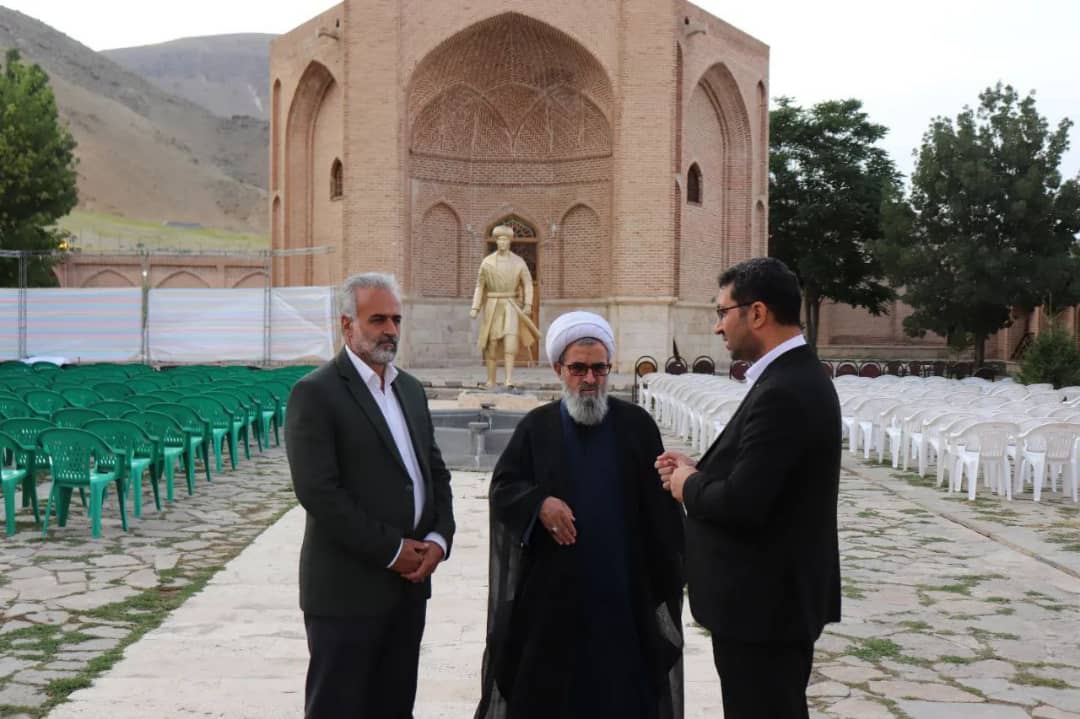 بازدید فرماندار شهرستان چالدران از روند آماده سازه مقبره سید صدرالدین جهت برگزاری هر چه باشکوه تر مراسم اولین پاسداشت حماسه جنگ چالدران