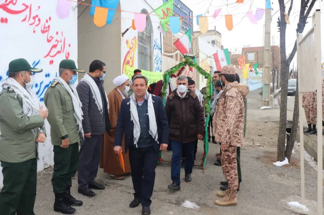 ✅با حضور عبدالله نژاد فرماندار شهرستان چالدران ،حجت الاسلام والمسلمین محمدزاده امام جمعه چالدران ،سرهنگ درستی فرمانده سپاه چالدران اولین کاروان راهیان نور چالدران به مناطق عملیاتی اعزام شدند.