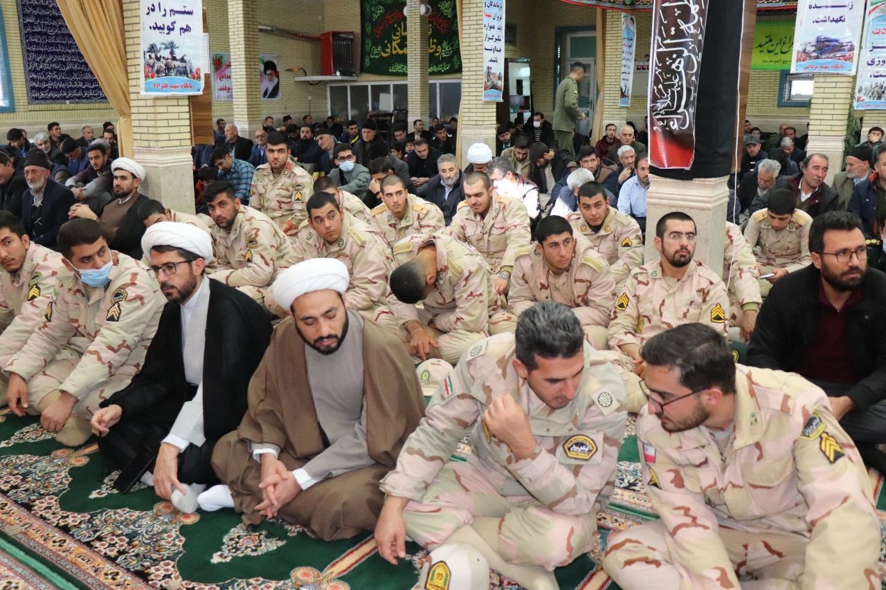 محمدرضا عبدالله نژاد فرماندار شهرستان چالدران با حضور در مسجد جامع شهرستان در مراسم عبادی سیاسی نماز جمعه این هفته شرکت نمودند.