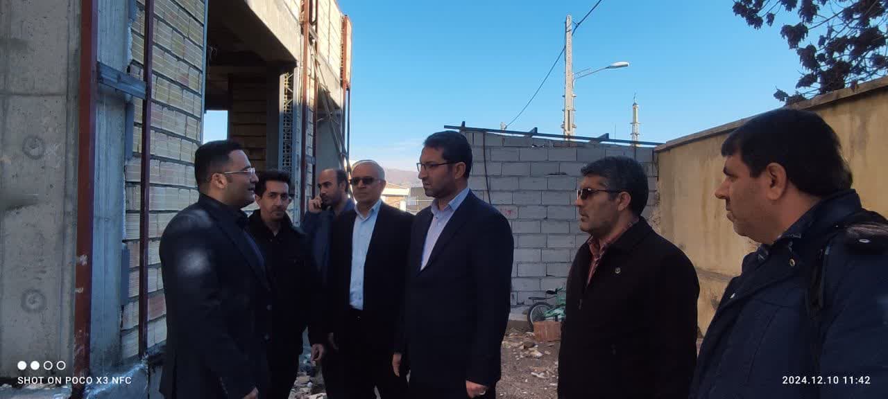 💢به گزارش پایگاه اطلاع رسانی فرمانداری چالدران محمد رضا عبدالله نژاد فرماندار چالدران به همراه معاون برنامه ریزی و هماهنگی امور عمرانی و بخشدار مرکزی از روند اجرائی ساختمان فوریت های پزشکی 115شهر چ
