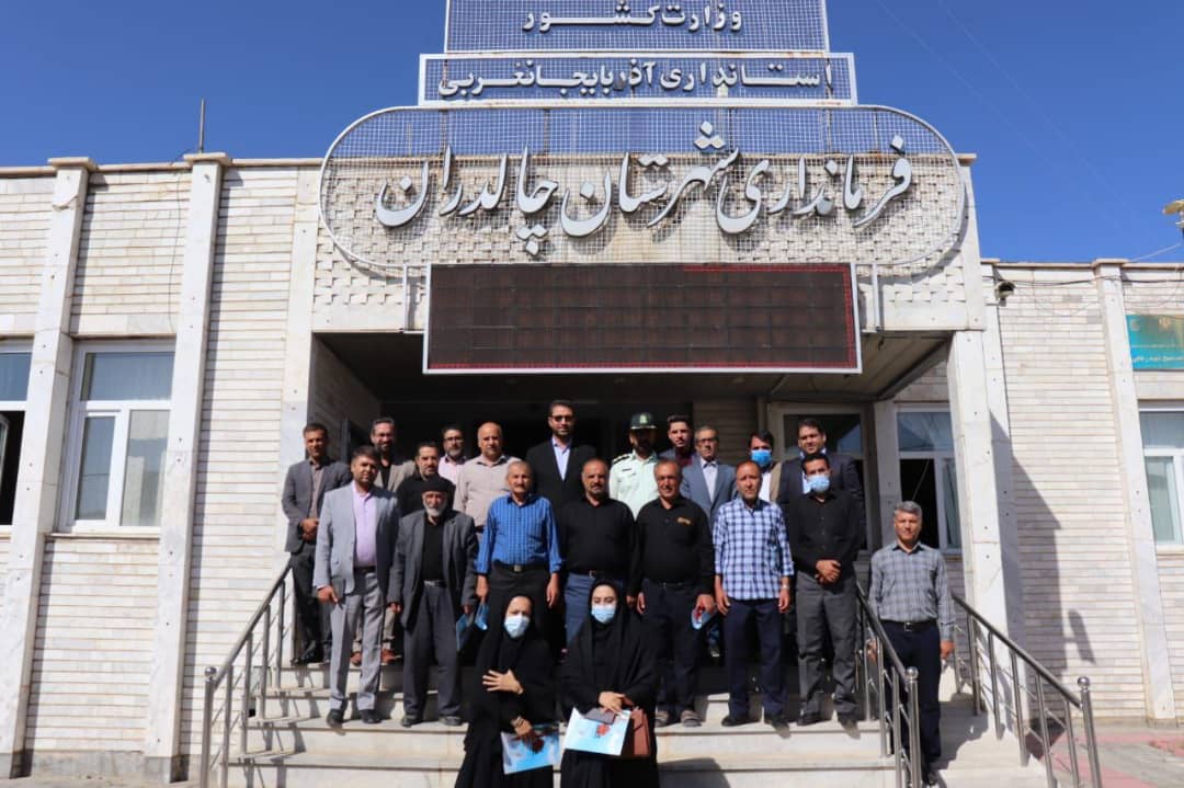 عکس یادگاری جانبازان وایثارگران و آزادگان شهرستان با محمد رضا عبدالله نژاد فرماندار شهرستان چالدران به مناسبت 26 مرداد سالروز ورود آزادگان به آغوش میهن اسلامی