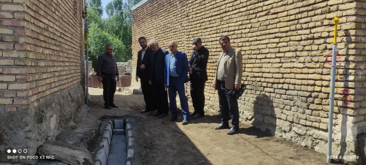 💢بازدید محمد رضا عبداله نژاد فرماندار چالدران به همراه معاون سیاسی امنیتی و اجتماعی، معاون برنامه ریزی و هماهنگی امور عمرانی و بخشدار مرکزی از طرح عمرانی روستای قرجه وران علیا که در قالب این طرح عملی