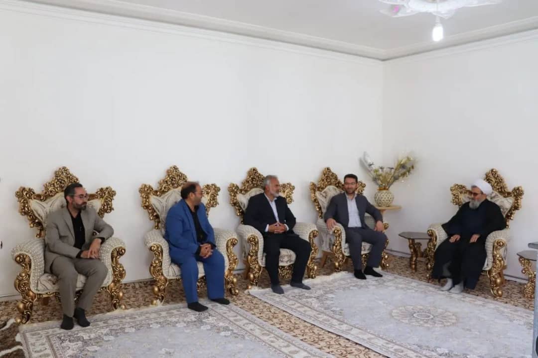 دیدار از جانباز سر افراز در دومین روز از هفته گرامیداشت دولت
