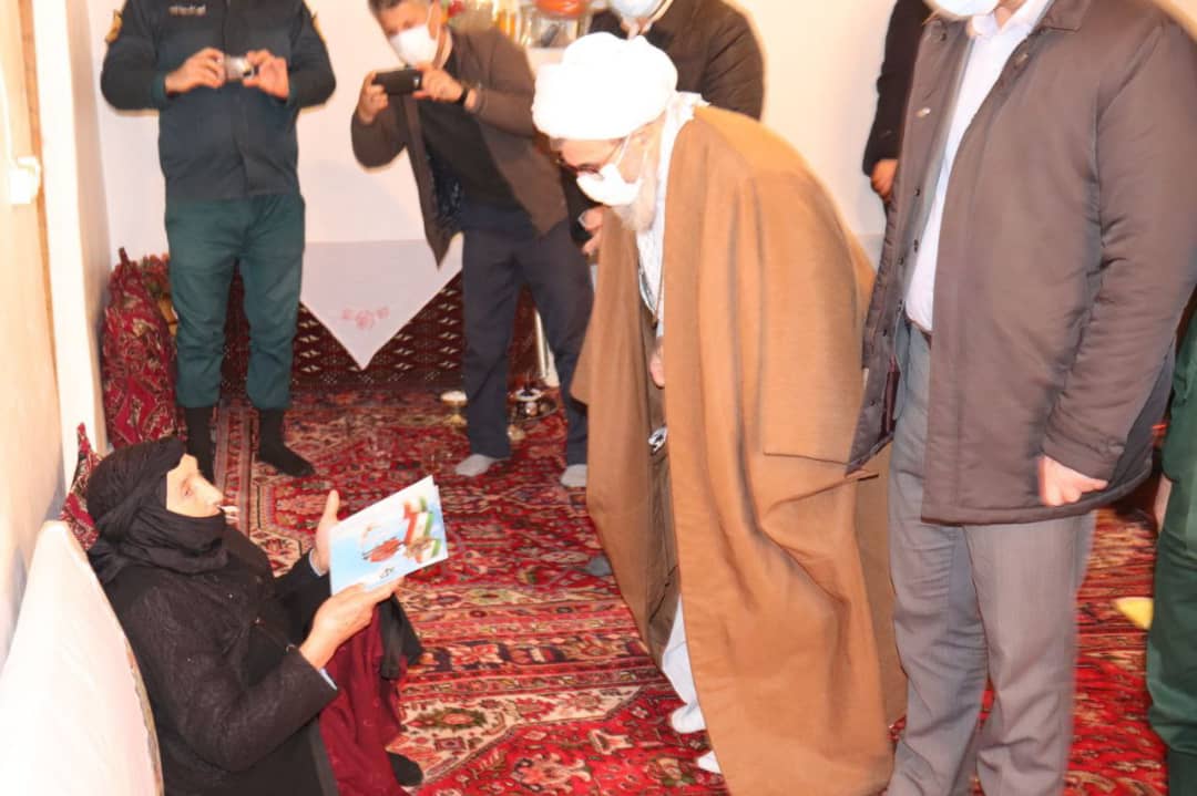 ✅در سومین روز از ایام الله دهه مبارک فجر با حضور عبدالله نژاد فرماندار شهرستان چالدران ،از خانواده شهیدان دیدار و تجلیل شد
