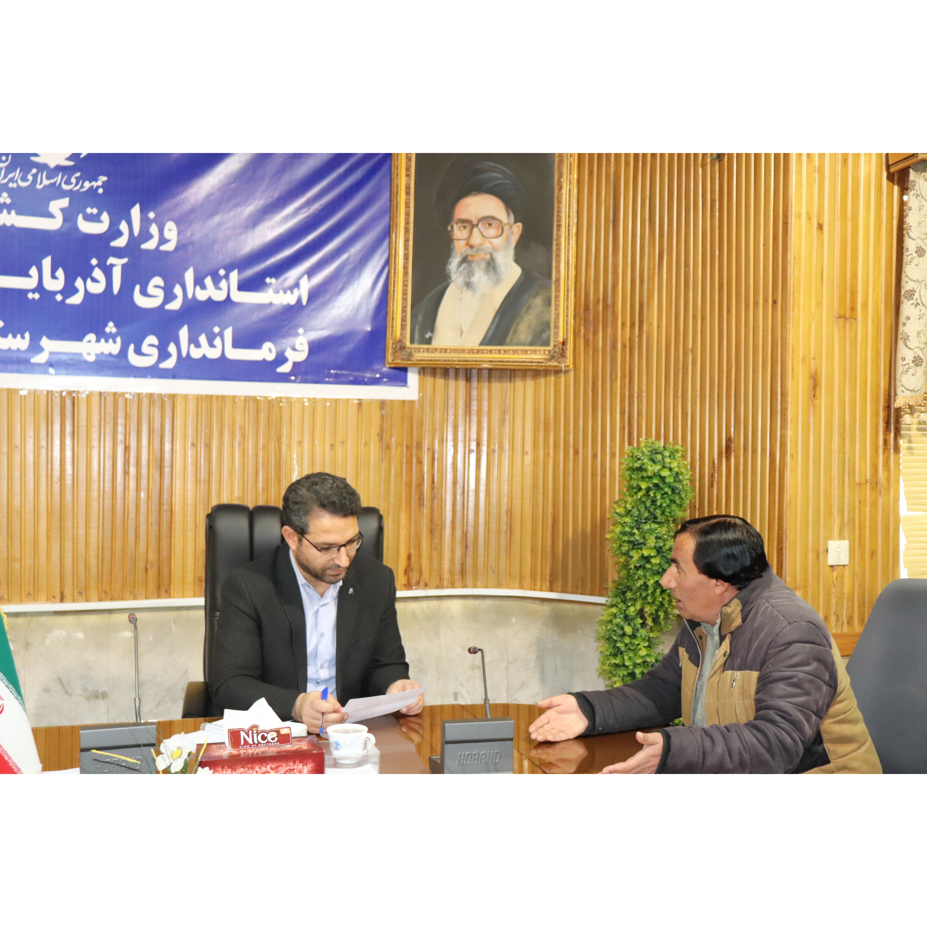 برگزاری ملاقات مردمی محمدرضا عبدالله نژاد فرماندار شهرستان چالدران با هدف توجه به نیازها و رفع مشکلات شهروندان
