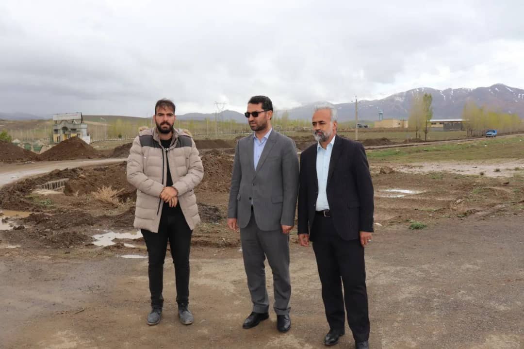 ✅ محمد رضا عبدالله نژاد فرماندار شهرستان چالدران به همراه ابراهیم زاده معاون سیاسی ، امنیتی و اجتماعی فرماندار از روند عملیات اجرایی طرح ساماندهی ورودی چالدران واقع در سه راهی آیدانه بازدید کرد