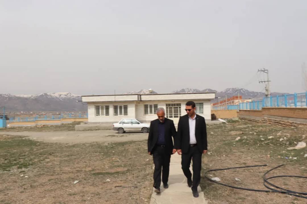 محمدرضا عبدالله نژاد فرماندار شهرستان چالدران به صورت سرزده از ایستگاه هواشناسی چالدران بازدیدو از نزدیک در جریان فعالیت و عملکرد این اداره قرار گرفت.