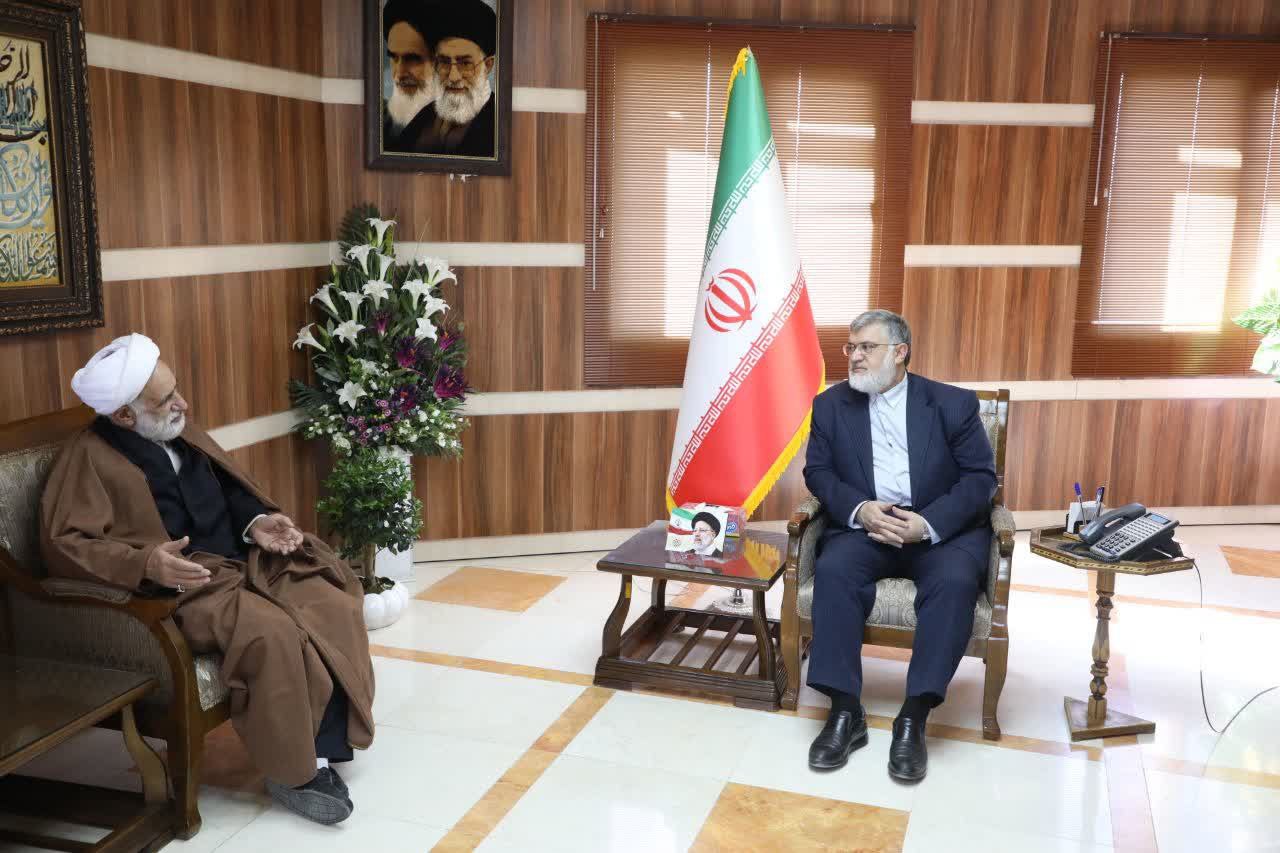 دیدار نماینده ولی فقیه در بنیاد مسکن انقلاب اسلامی با استاندار آذربایجان‌غربی