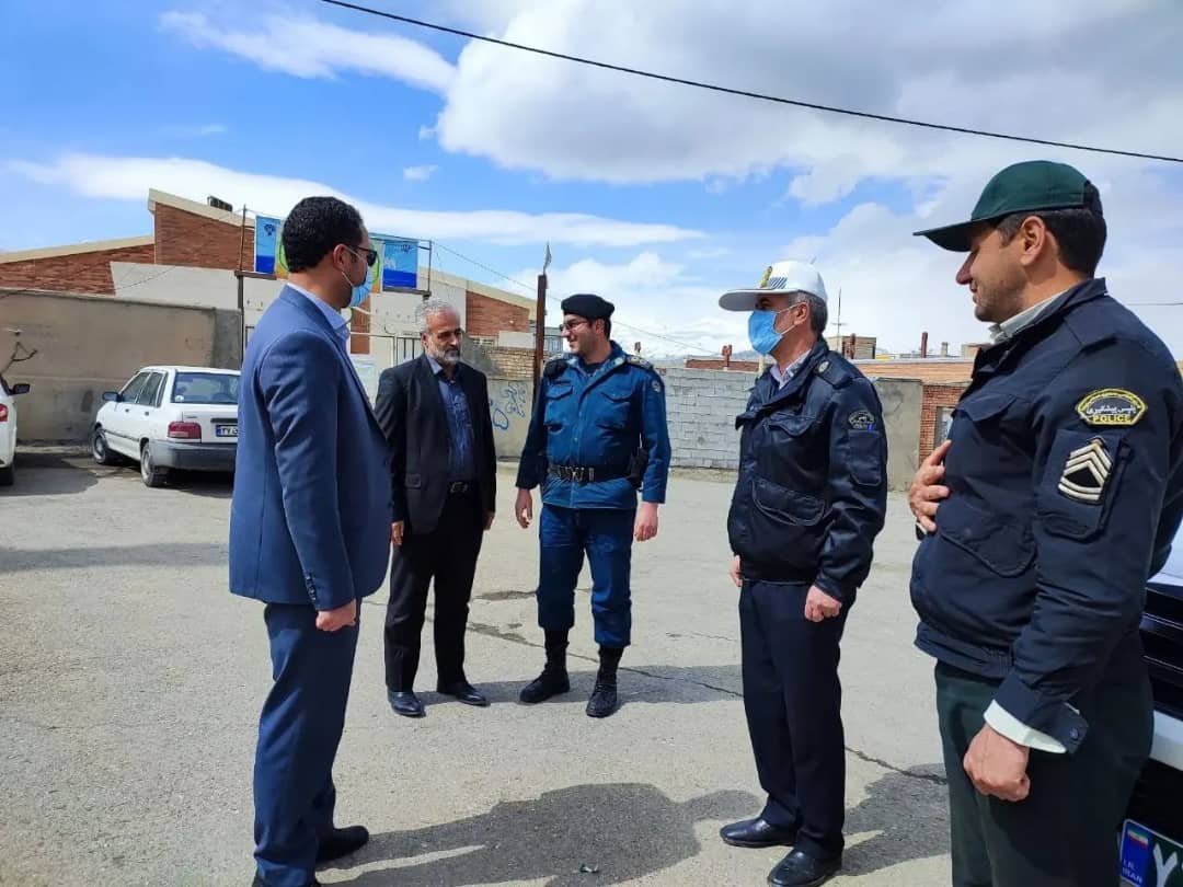 ✅عبدالله نژاد فرماندار شهرستان چالدران در جریان دیدار با پرسنل انتظامی چالدران ضمن تبریک سال جدید بر آنان از خدمات شبانه روزی این عزیزان تقدیر و تشکر نمودند.