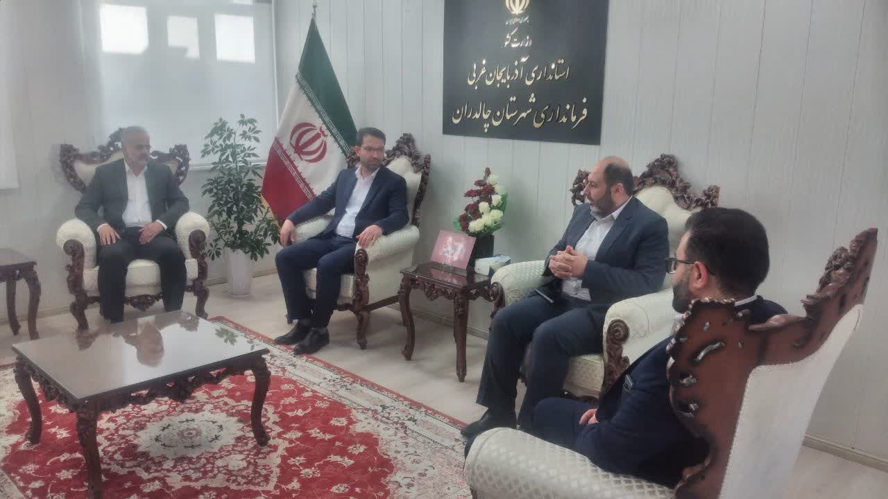 دیدار دکتر خلیل زاده مدیر کل دامپزشکی استان آذربایجان غربی با محمدرضا عبدالله نژاد فرماندار چالدران