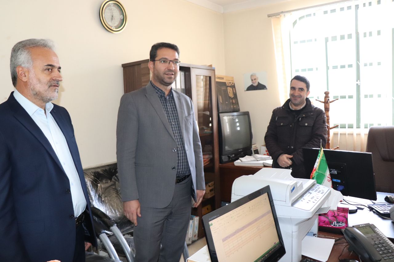 بازدید سرزده فرماندار چالدران از اداره تعاون، کار و رفاه اجتماعی