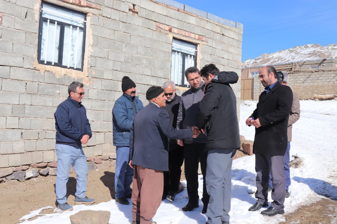 بازدید فرماندار از روستای سازآغل از توابع بخش مرکزی چالدران