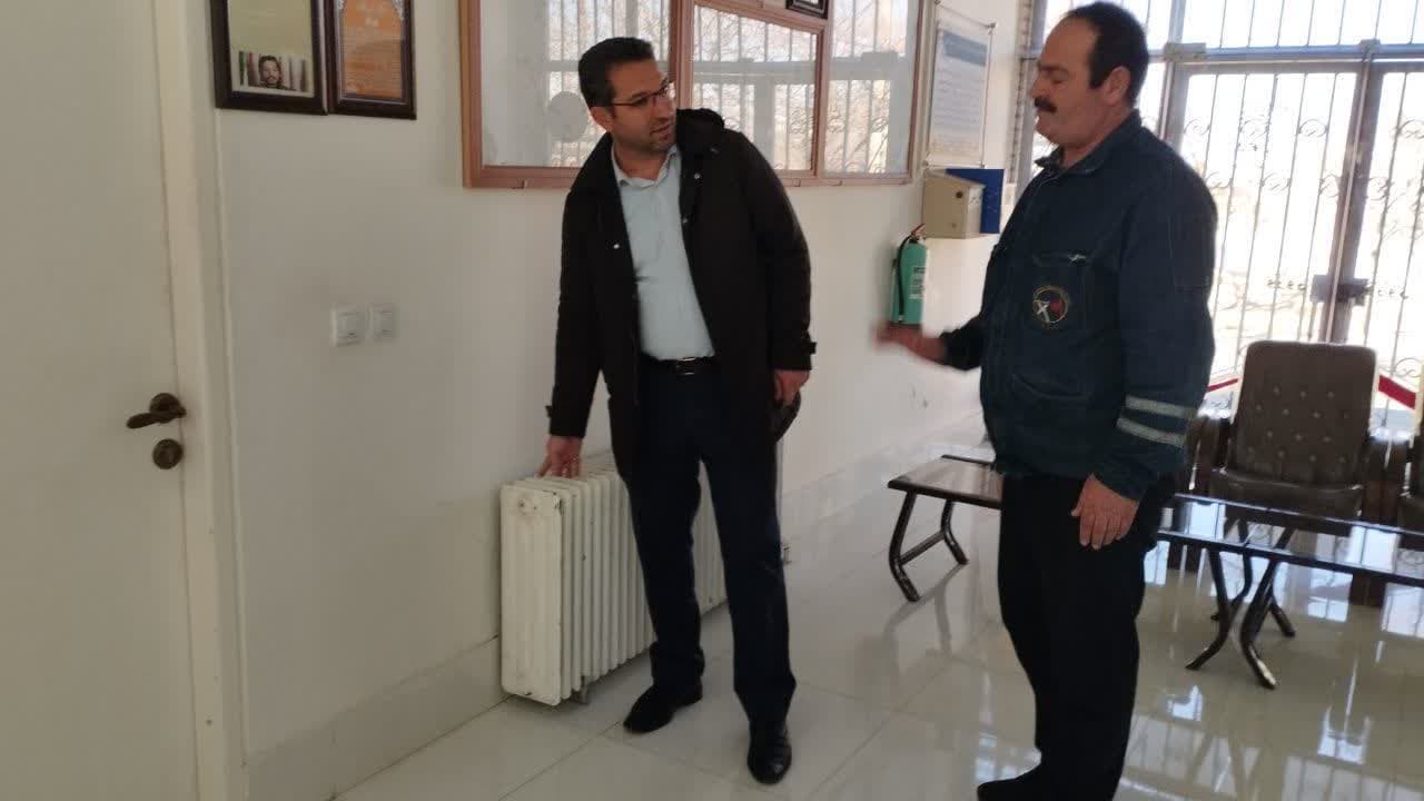 سرکشی و بازدید سرزده محمد رضا عبدالله نژاد فرماندار چالدران از اداره برق شهرستان