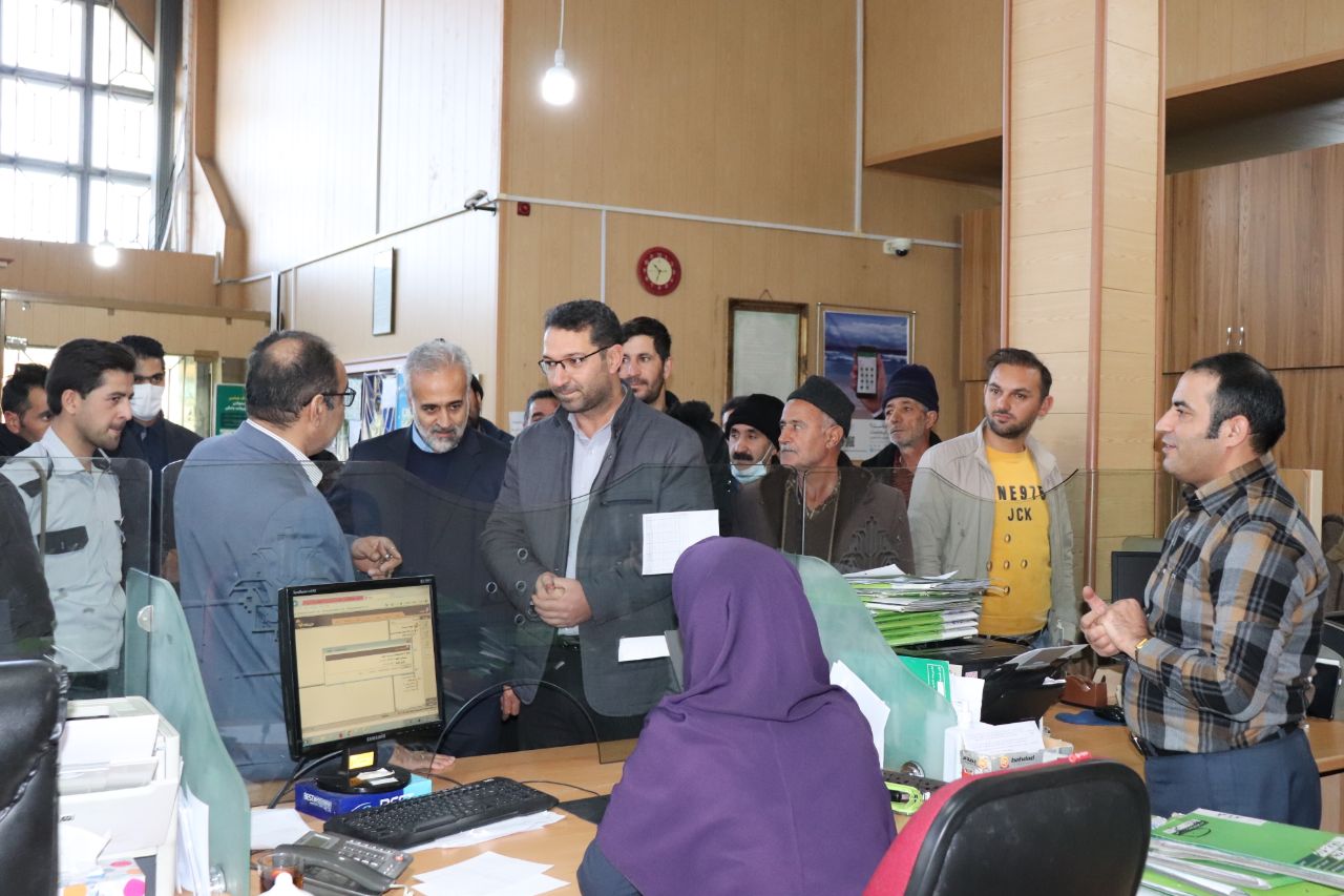 بازدیدمحمدرضا عبدالله نژاد فرماندار شهرستان چالدران از بانک های عامل