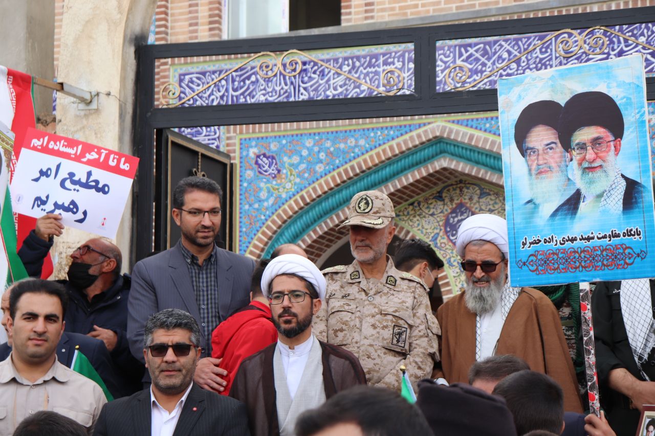 مراسم راهپیمایی یوم الله 13 آبان با حضور فرماندار شهرستان چالدران با شکوه هر چه تمام تر برگزار گردید.