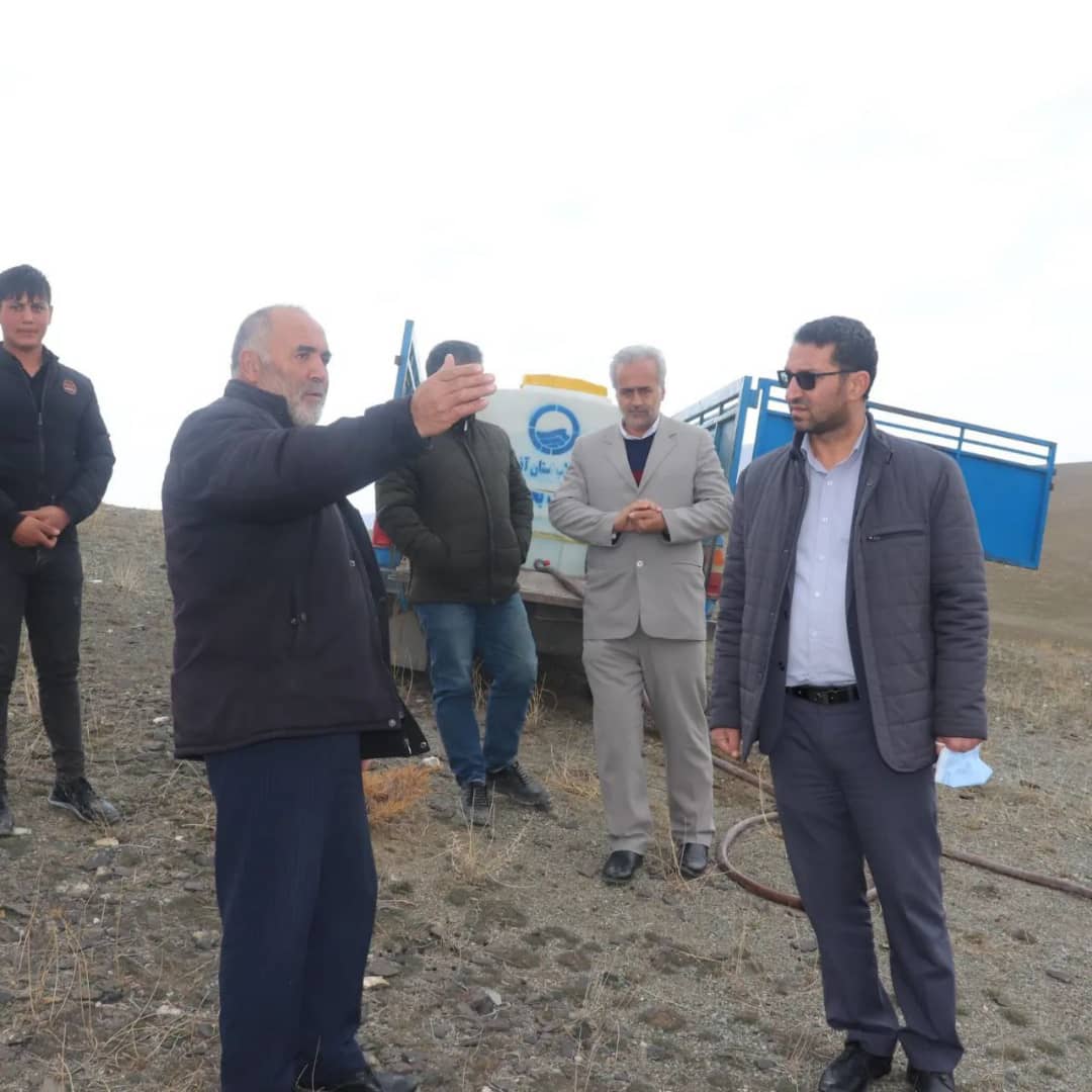 ✅عبدالله نژاد فرماندار شهرستان چالدران، با حضور در روستای عباس کندی به به جیک ضمن بازدید از روستا از نزدیک مسائل و مشکلات اهالی روستا را مورد بحث و بررسی قرار دادند.