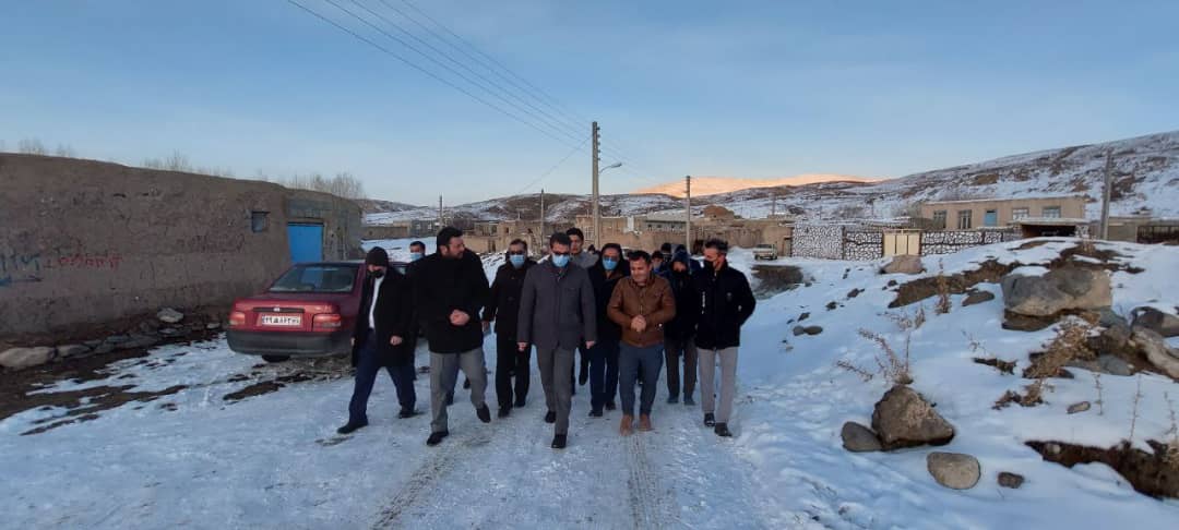 ✅ عبدالله نژاد فرماندارشهرستان چالدران با حضور در روستاهای علی آباد ،بیگ، کندی ،عرب دیزج ،قلی دیزج ،حالحال، شادلوی سفلی وعلیا در بخش دشتک ضمن دیدار با اهالی این روستاها از نزدیک مسائل و مشکلات این رو