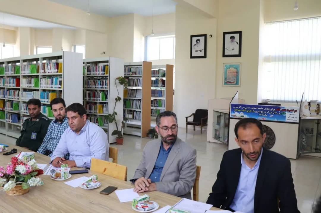 جلسه انجمن کتابخانه های عمومی شهرستان چالدران به ریاست محمد رضا عبدالله نژاد فرماندار چالدران و با حضور اعضای آن در محل کتابخانه عمومی شهید مطهری برگزار شد.