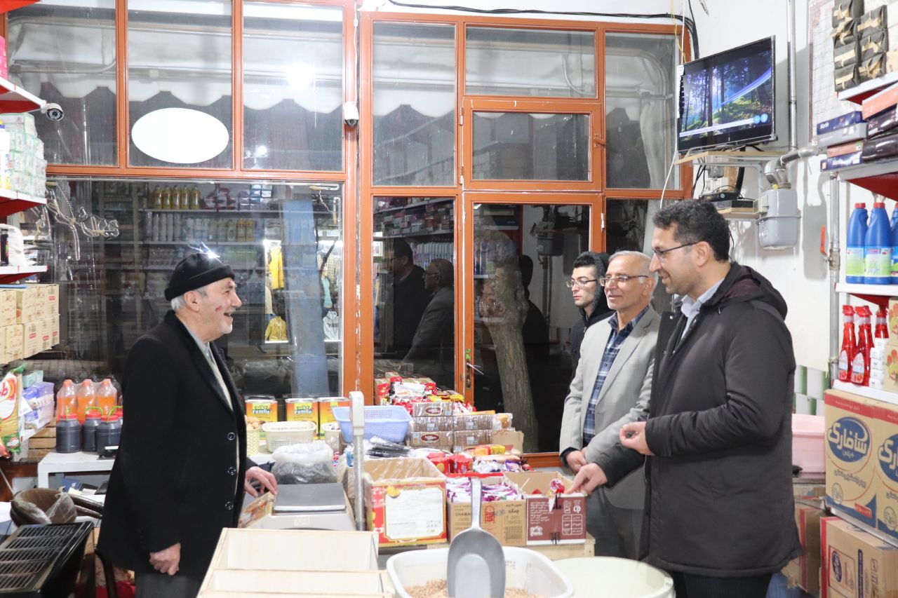 دیدار و قدردانی فرماندار شهرستان چالدران از برخی کسبه بازار شهر چالدران
