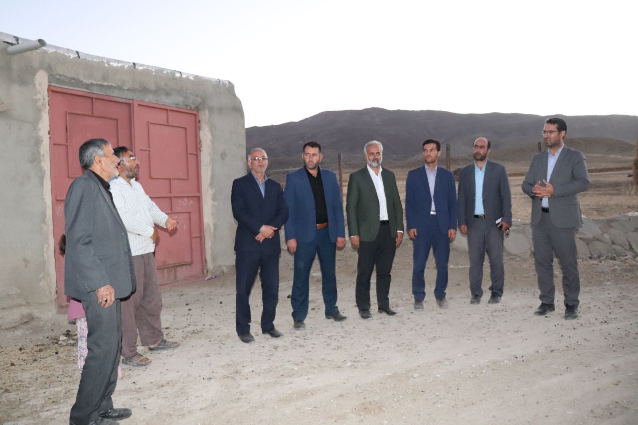بازدید فرماندار شهرستان چالدران از روستای ریحانلوی وسط