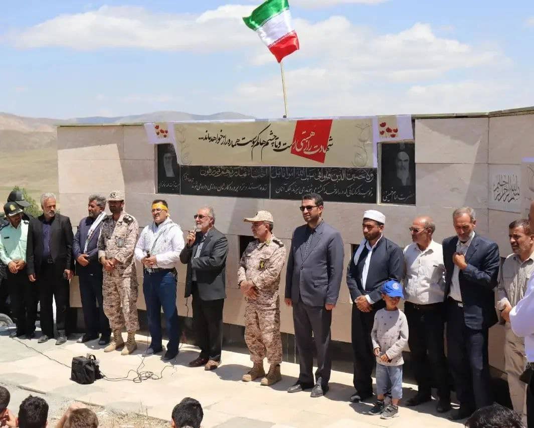 محمد رضا عبدالله نژاد فرماندارشهرستان چالدران در قالب کاروان راهیان نور شمال غرب کشور ضمن تجدید میثاق با آرمانهای والای شهدا از مناطق عملیاتی و یادمان شهدای محلملوی چالدران بازدید کرد.