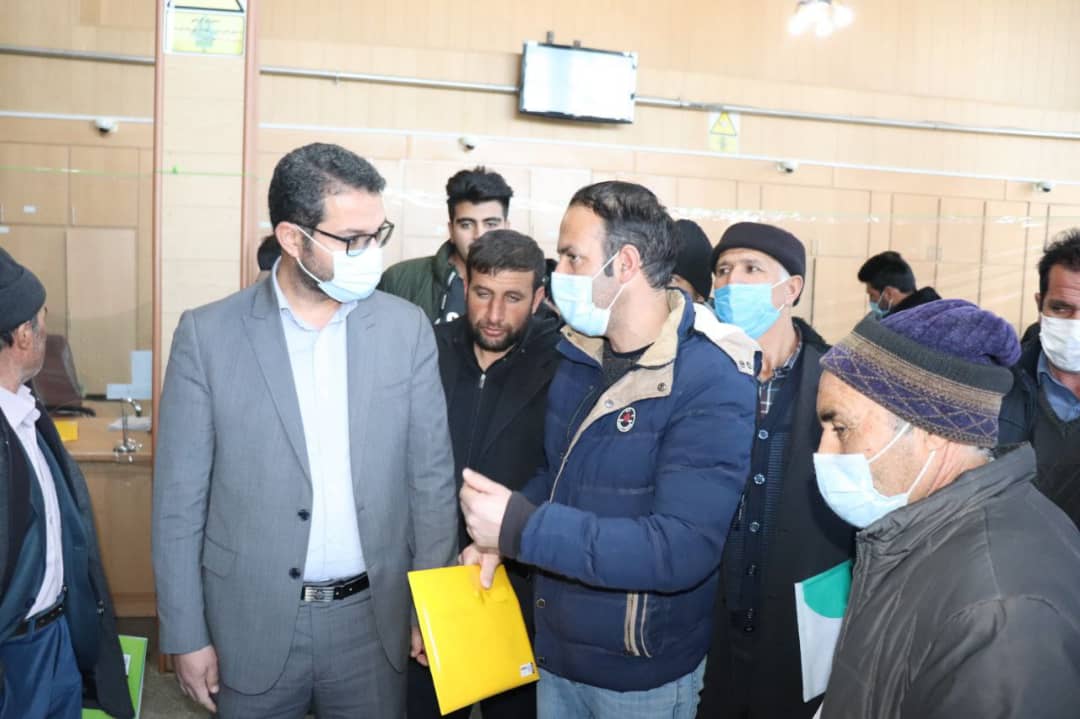 ✅ عبدالله نژادفرماندار شهرستان چالدران به همراه ابراهیم زاده معاون سیاسی،امنیتی و اجتماعی فرماندار بطور سرزده از بانکهای کشاورزی و ملی شهرستان بازدید نمودند
